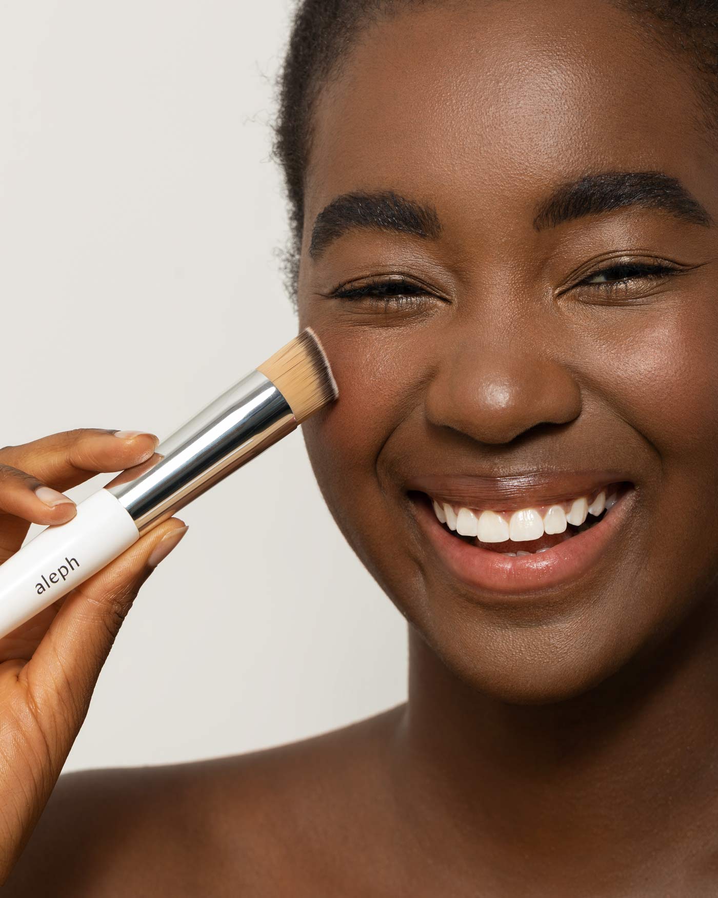 Maintaining Makeup Brushes: Hygiene, Storage, and Use