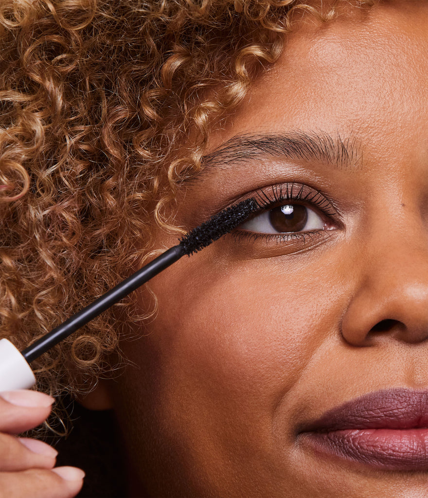 Model applies the new Lift/Lengthen Mascara