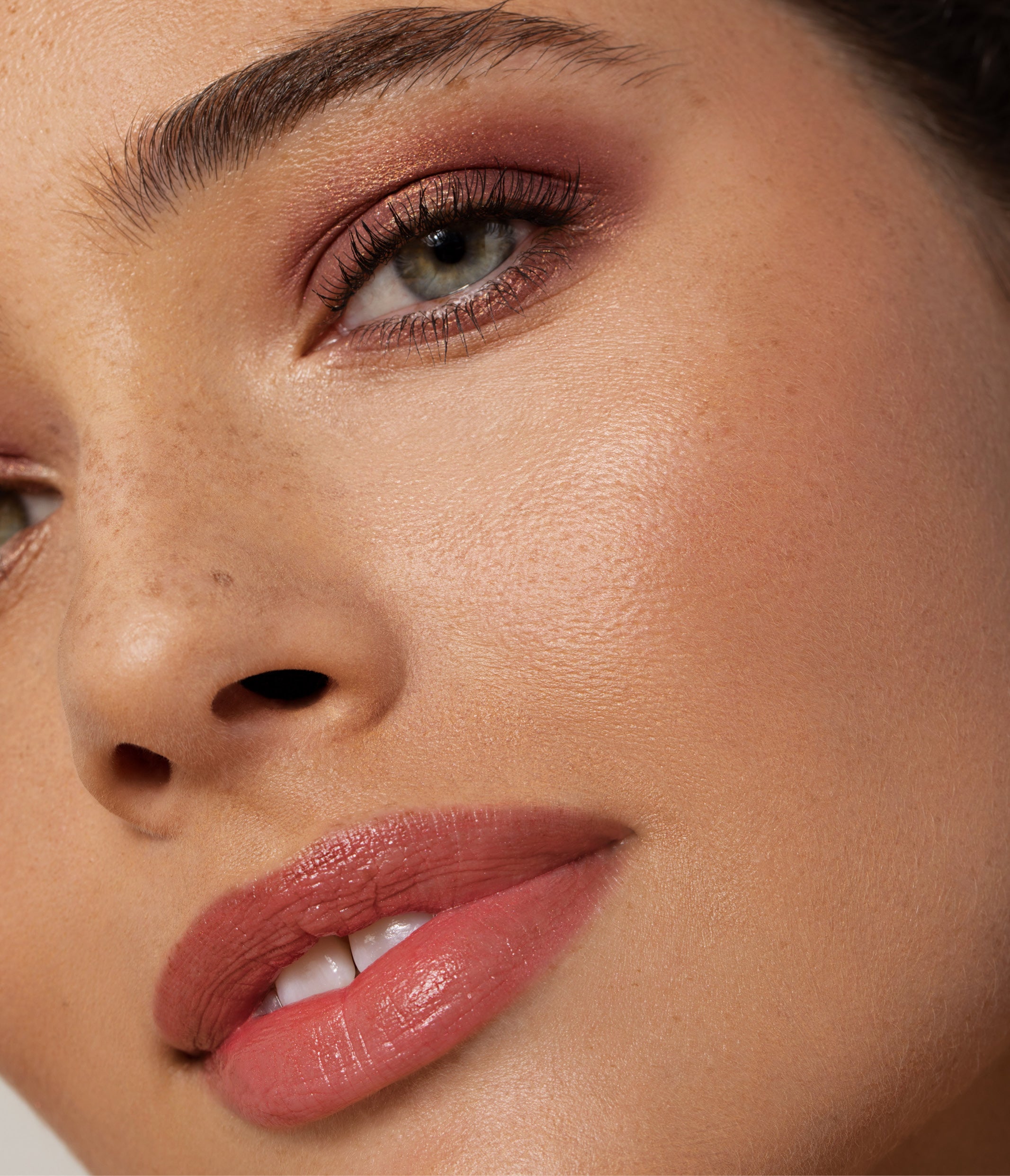 Model wears Pixie on the lips, Flicker on the eyes